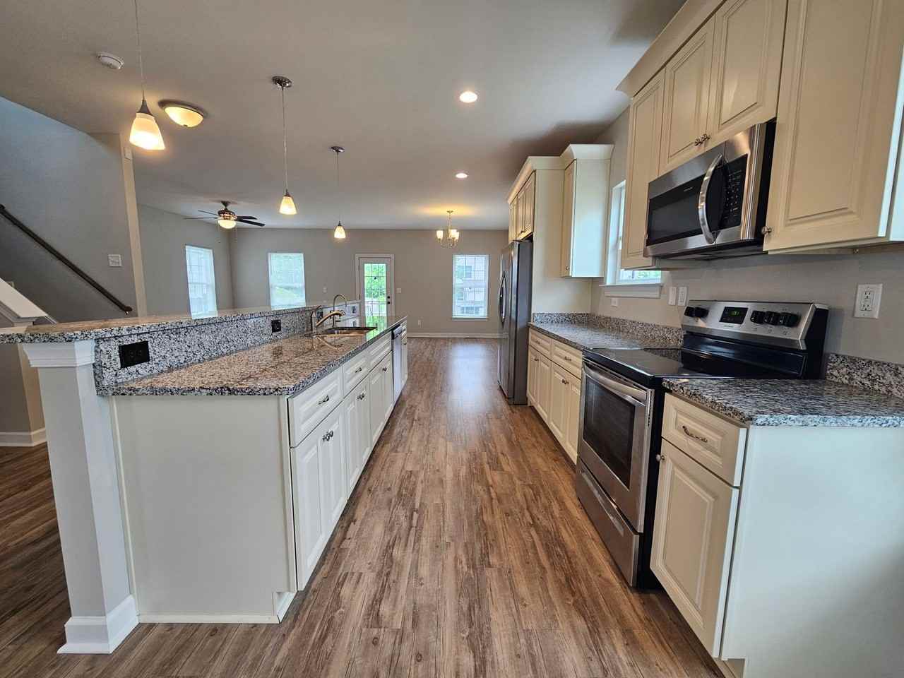 1729 Todd St - Photo 7 of 27