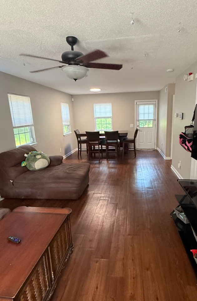 811 Bonham Ave - Photo 3 of 11
