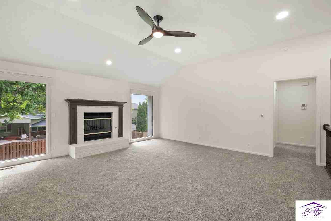 301 Castle Pine Dr - Photo 3 of 29