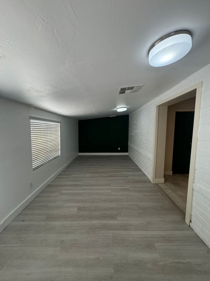 2225 W Whitton Ave - Photo 7 of 21