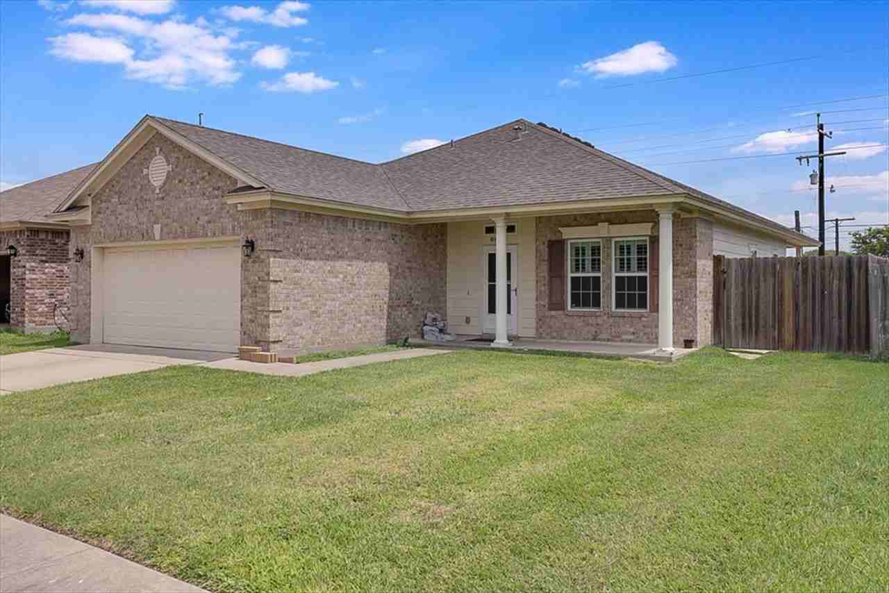 8026 Barlovento St - Photo 2 of 40