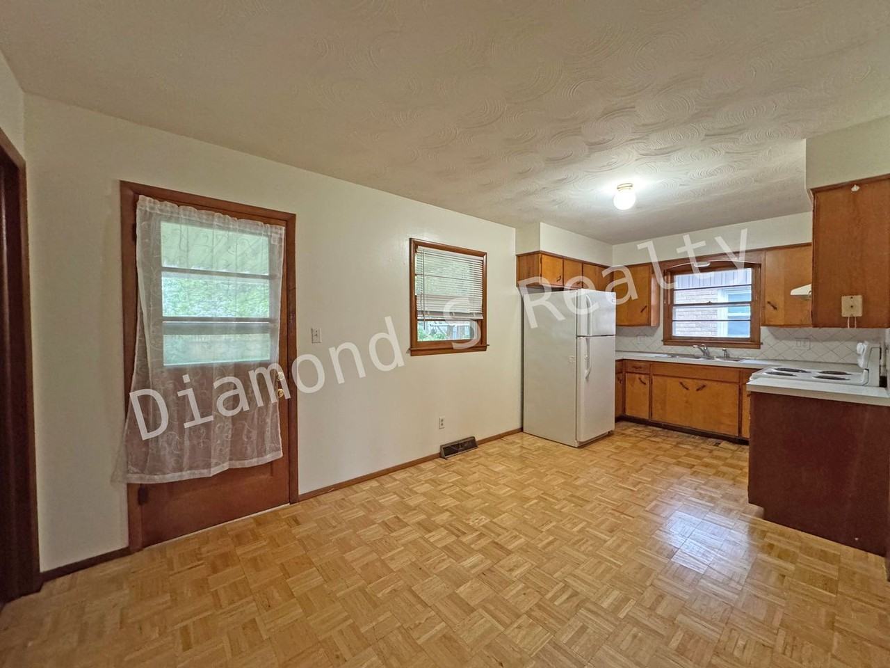 1924 E Turner St - Photo 4 of 13