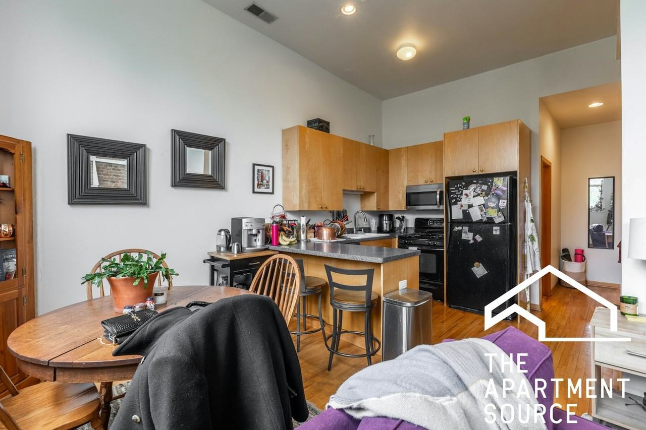 1446 North Leavitt Street, Unit 3F - Photo 3 of 14