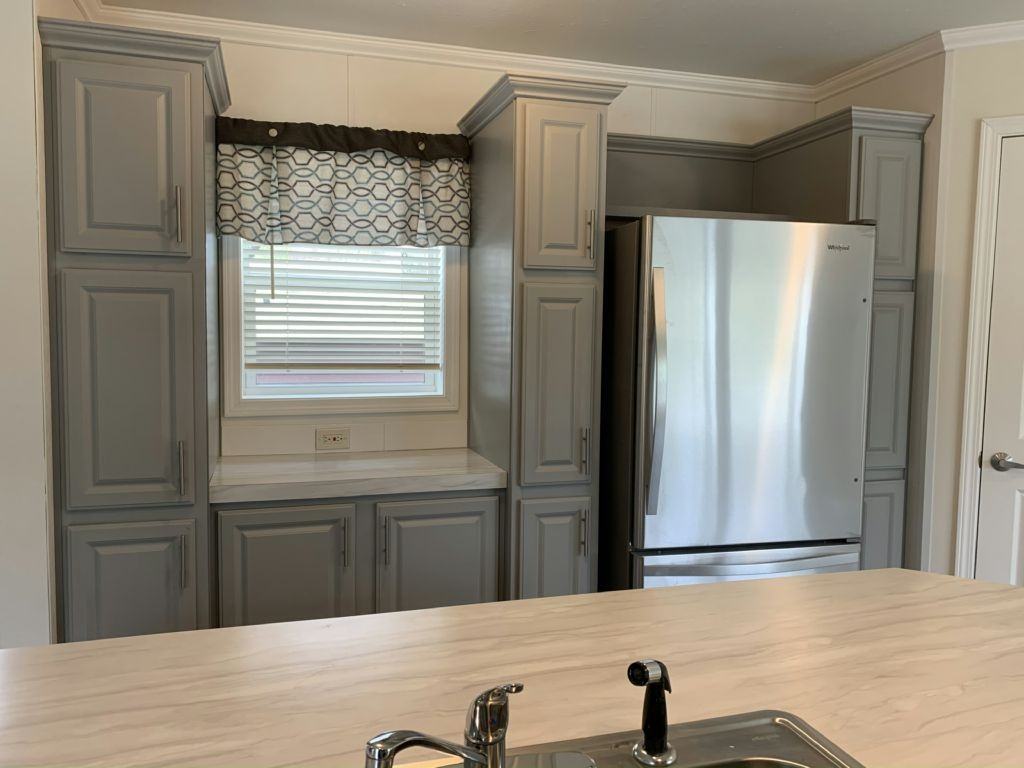 212 Beach Dr - Photo 2 of 27