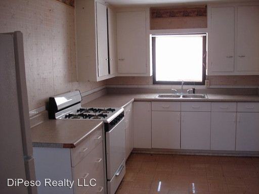 1440 N Pomerene Rd - Photo 3 of 10