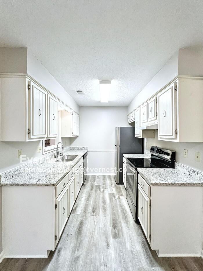 2947 Crowell St - Photo 2 of 18