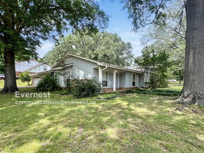 2199 Kingsrow Pkwy - Photo 2 of 28