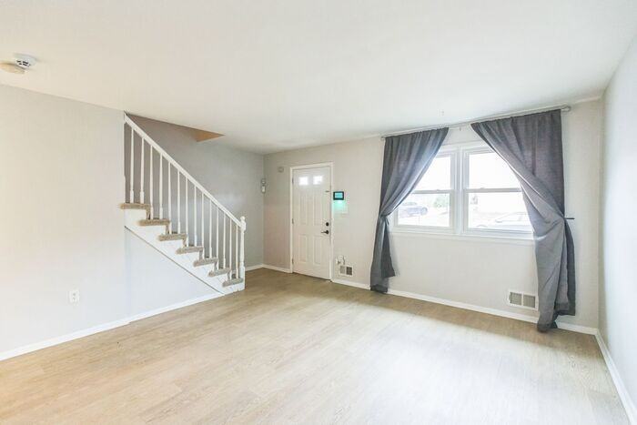 5170 Clacton Ave - Photo 2 of 19