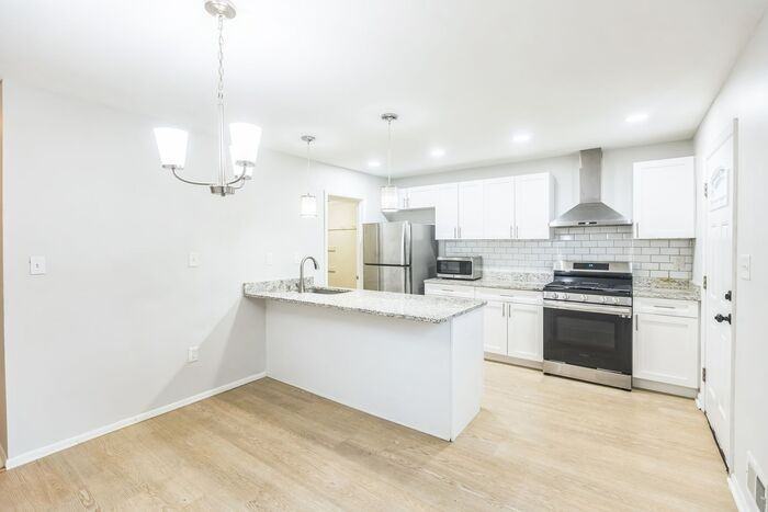 5170 Clacton Ave - Photo 3 of 19
