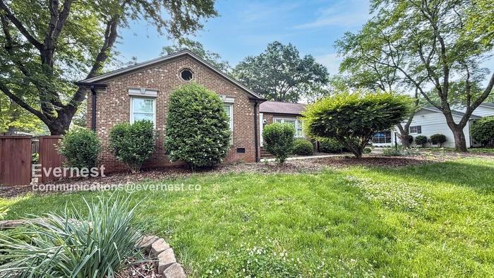 1902 Dickens Dr - Photo 2 of 21