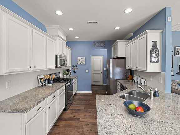 122 Torpoint Rd - Photo 3 of 5