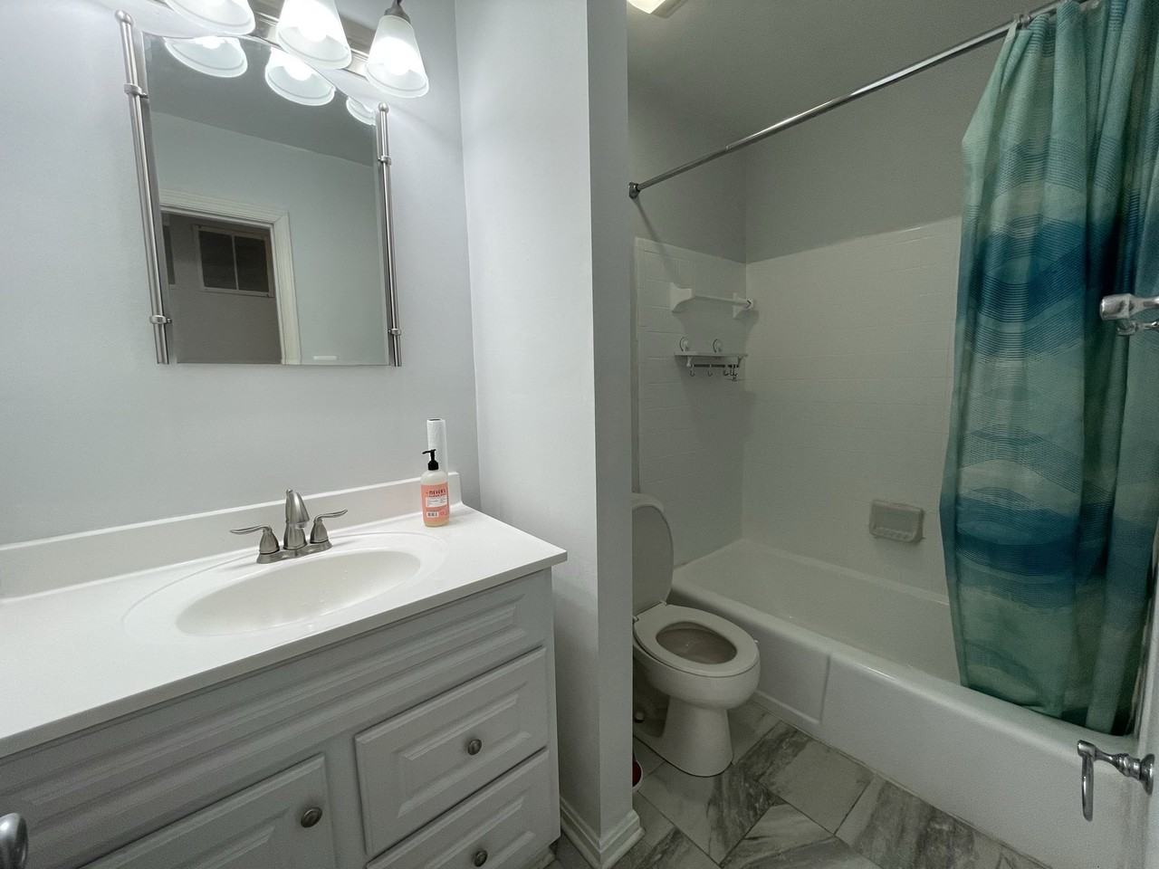 4199 University Dr #EFF1 - Photo 5 of 12