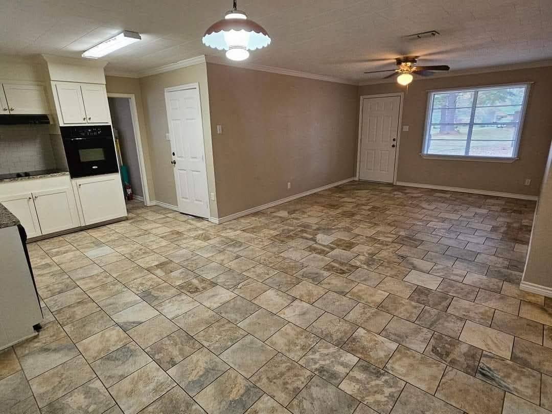 904 Whippoorwill St #NA - Photo 2 of 9