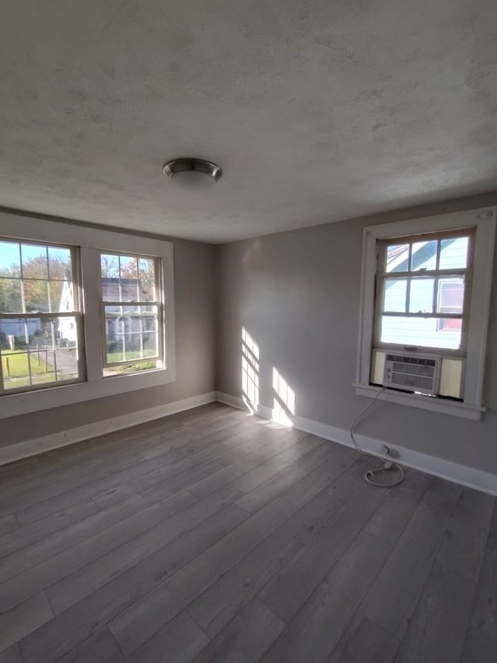 1627 Woodbine Ave Se #NA - Photo 2 of 6