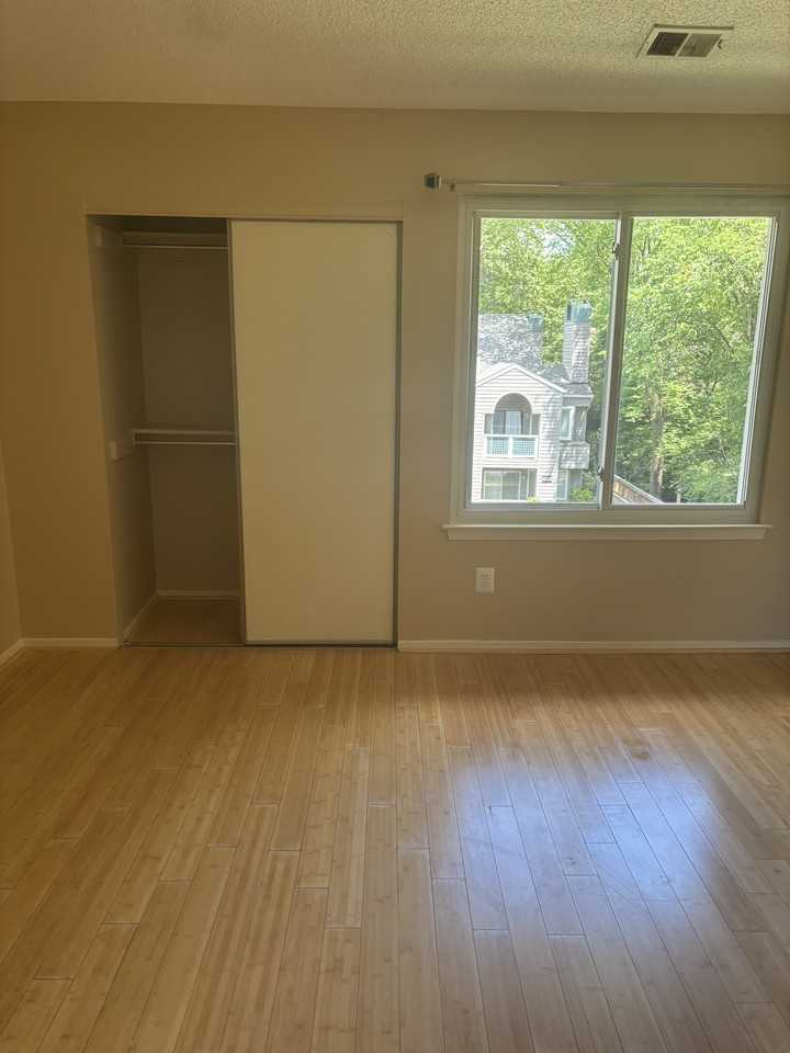 11739 Summerchase Cir #E - Photo 3 of 9