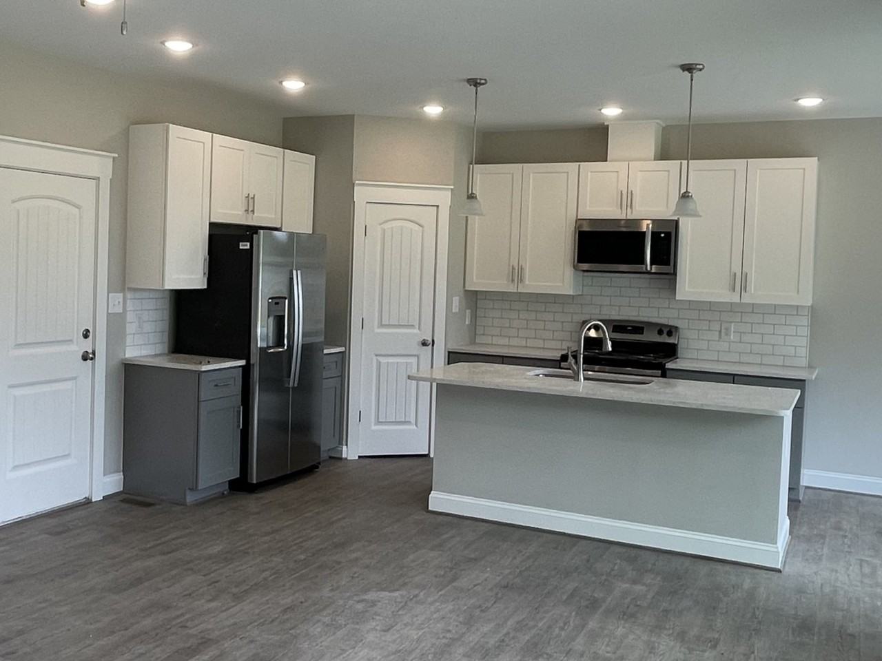 7727 Barefoot Rd #A - Photo 3 of 15
