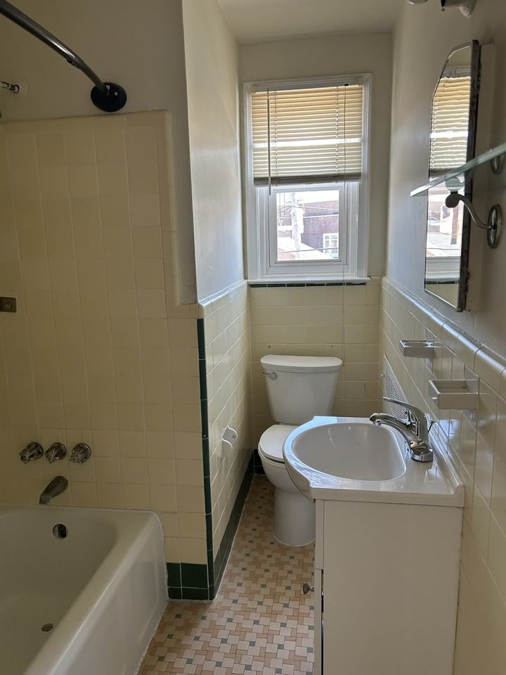 1471 Creston St #2ndFL - Photo 2 of 8