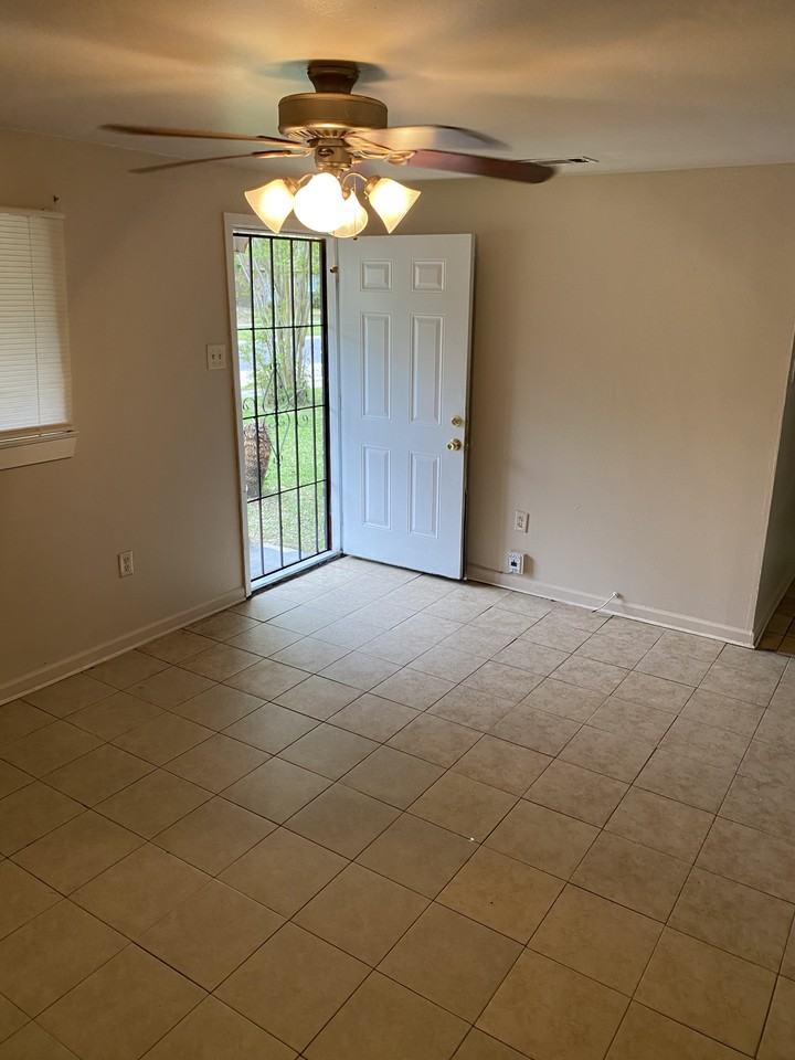 5669 Hartford Ave #NA - Photo 3 of 13