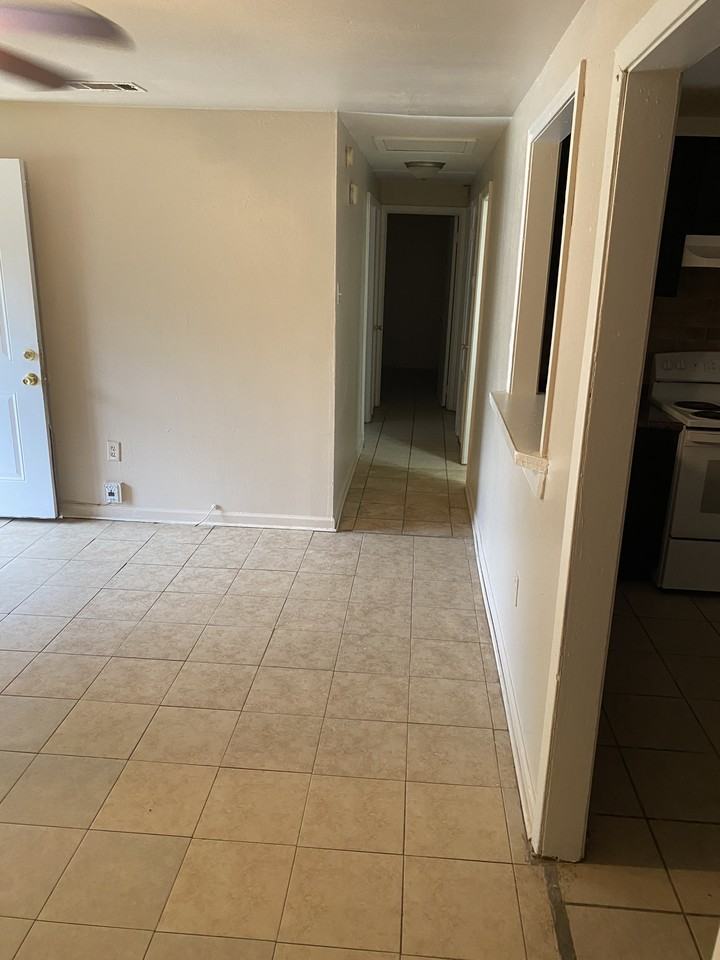 5669 Hartford Ave #NA - Photo 4 of 13