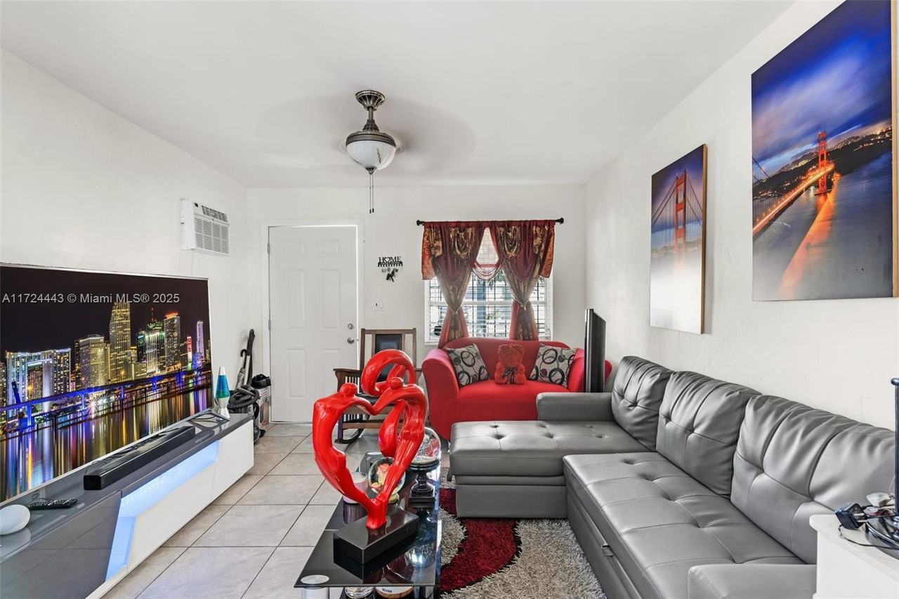 851 Nw 36th Ave #1 - Photo 3 of 8