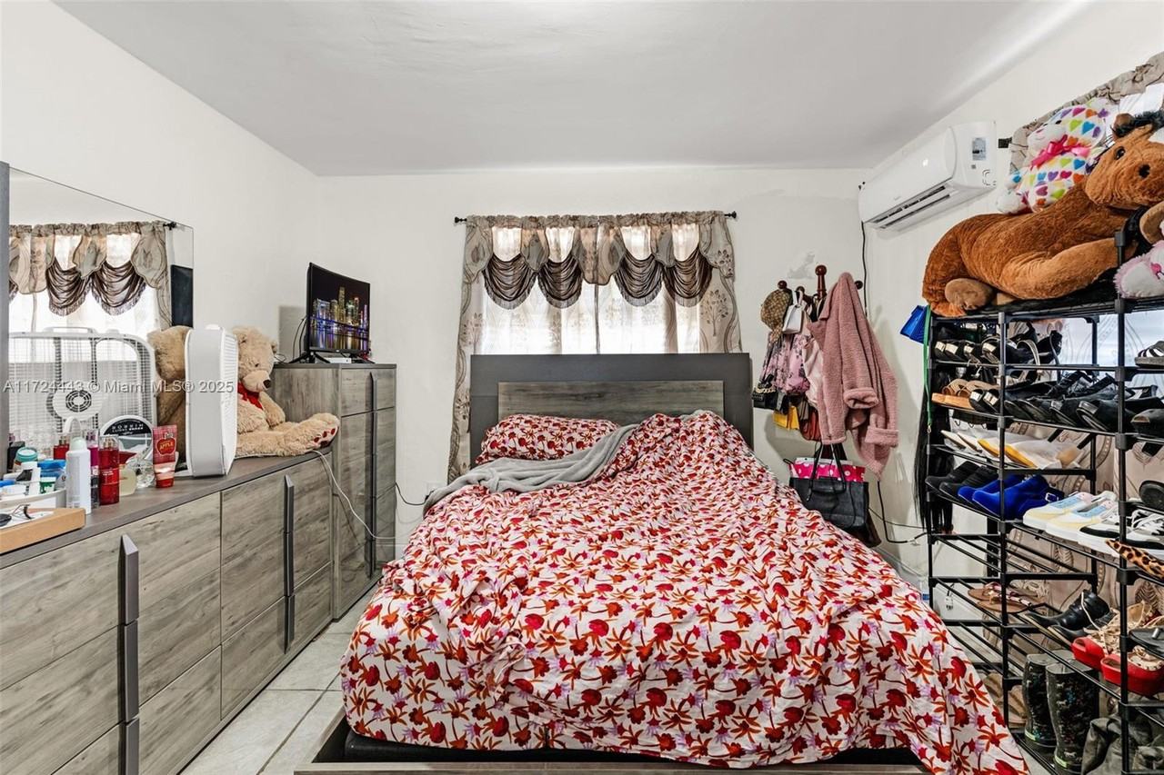 851 Nw 36th Ave #1 - Photo 7 of 8