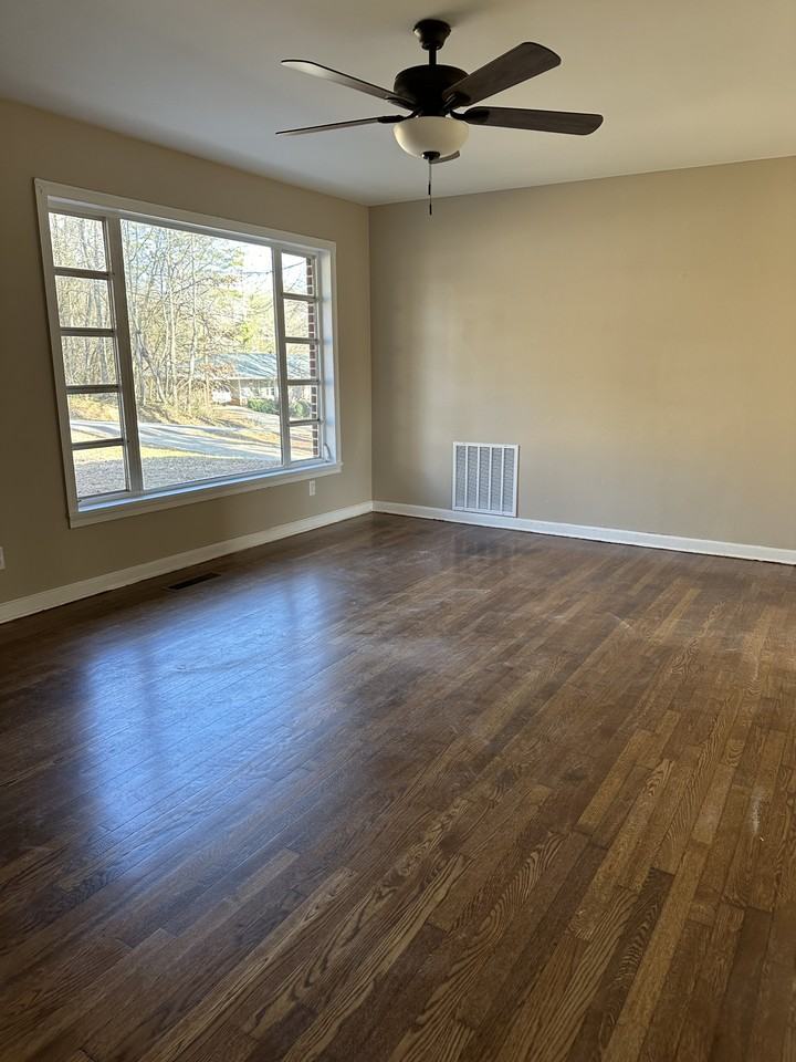 741 Barron Drive #B - Photo 3 of 10