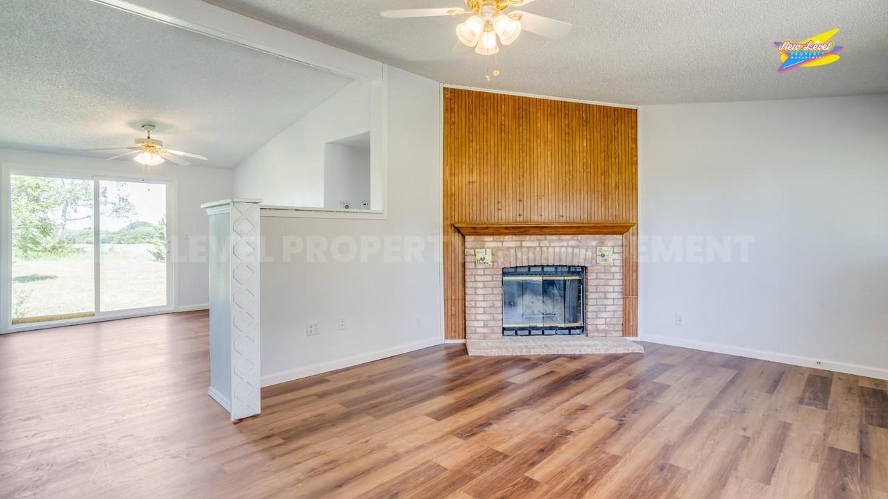 15533 Sw Us Highway 77 - Photo 3 of 20