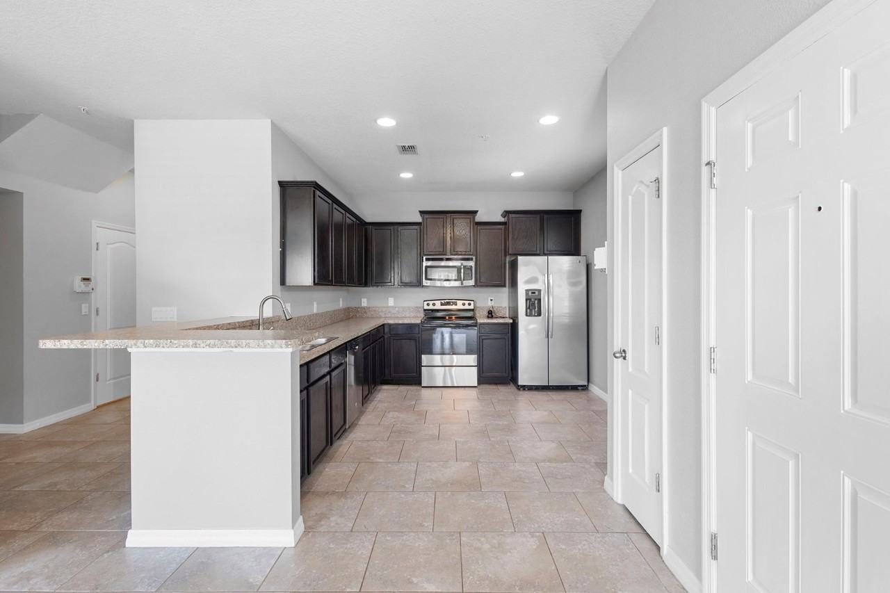 6562 S Goldenrod Rd - Photo 5 of 20