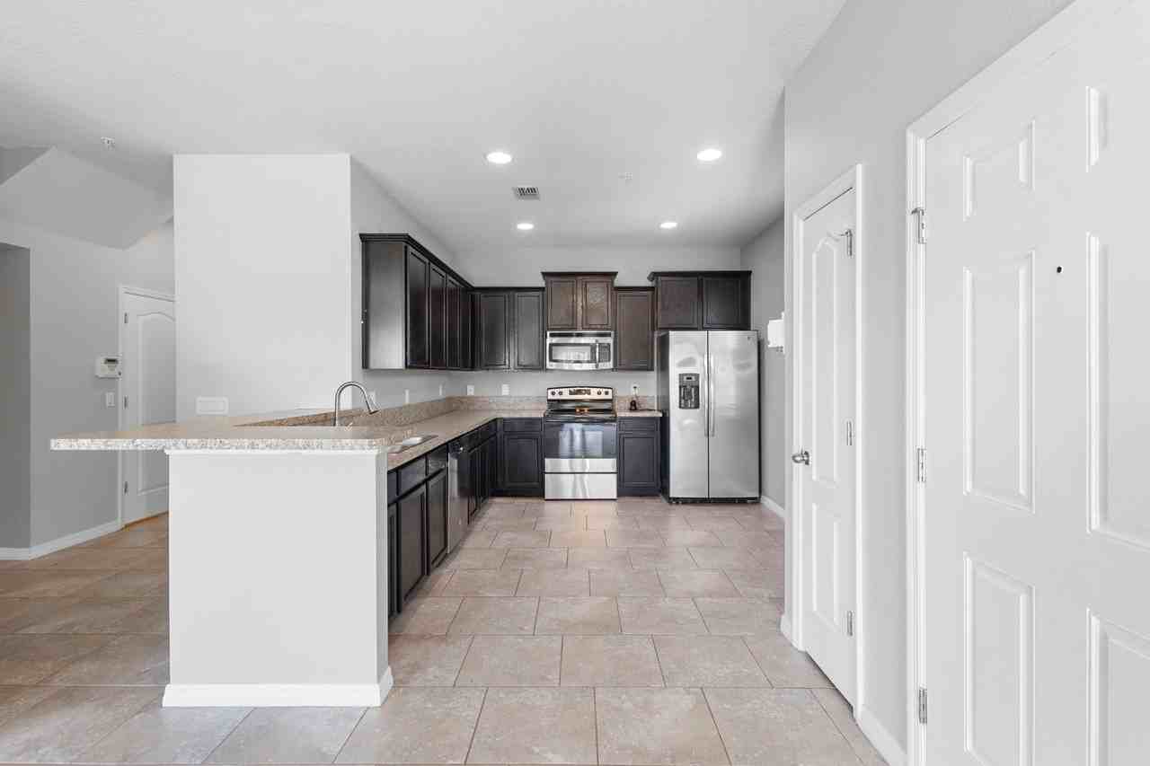 6562 S Goldenrod Rd - Photo 6 of 20