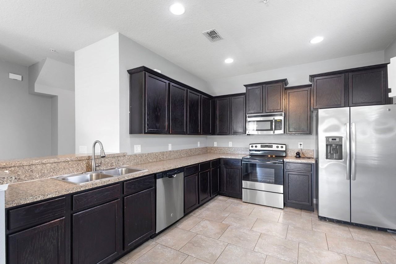 6562 S Goldenrod Rd - Photo 7 of 20