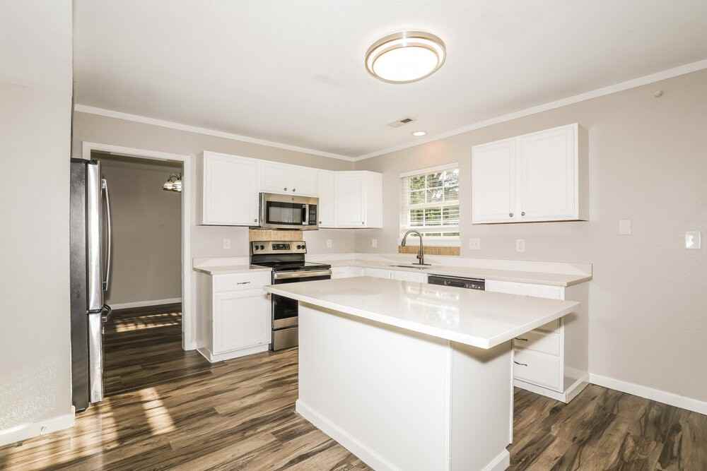 4604 Welton St - Photo 7 of 17