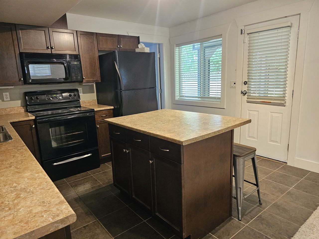 47335 Brewster Place #B - Photo 2 of 10