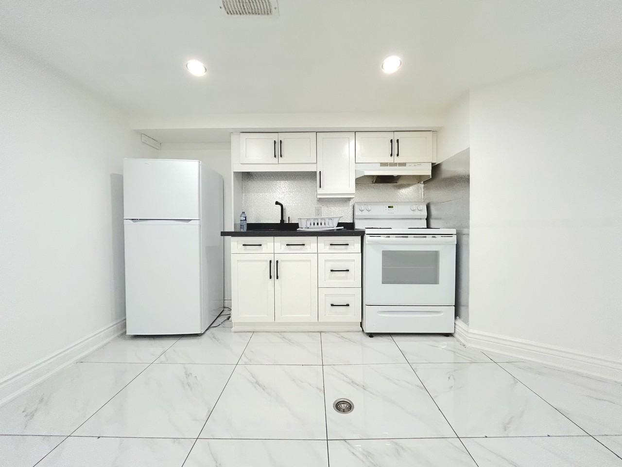 78 Bell Ave Lowr - Photo 3 of 14