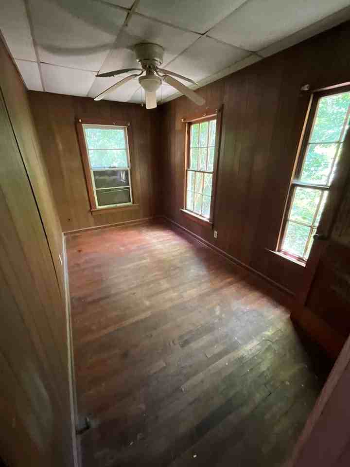 5917 Lexington Avenue - Photo 2 of 9