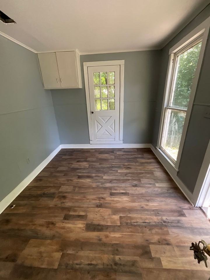 5917 Lexington Avenue - Photo 7 of 9