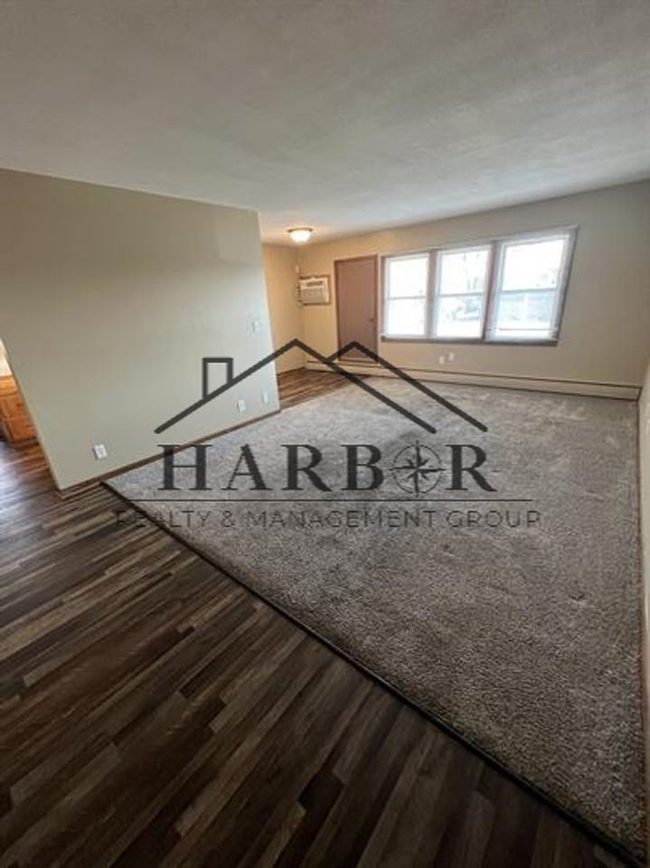 202 11th Ave Nw - Photo 4 of 10