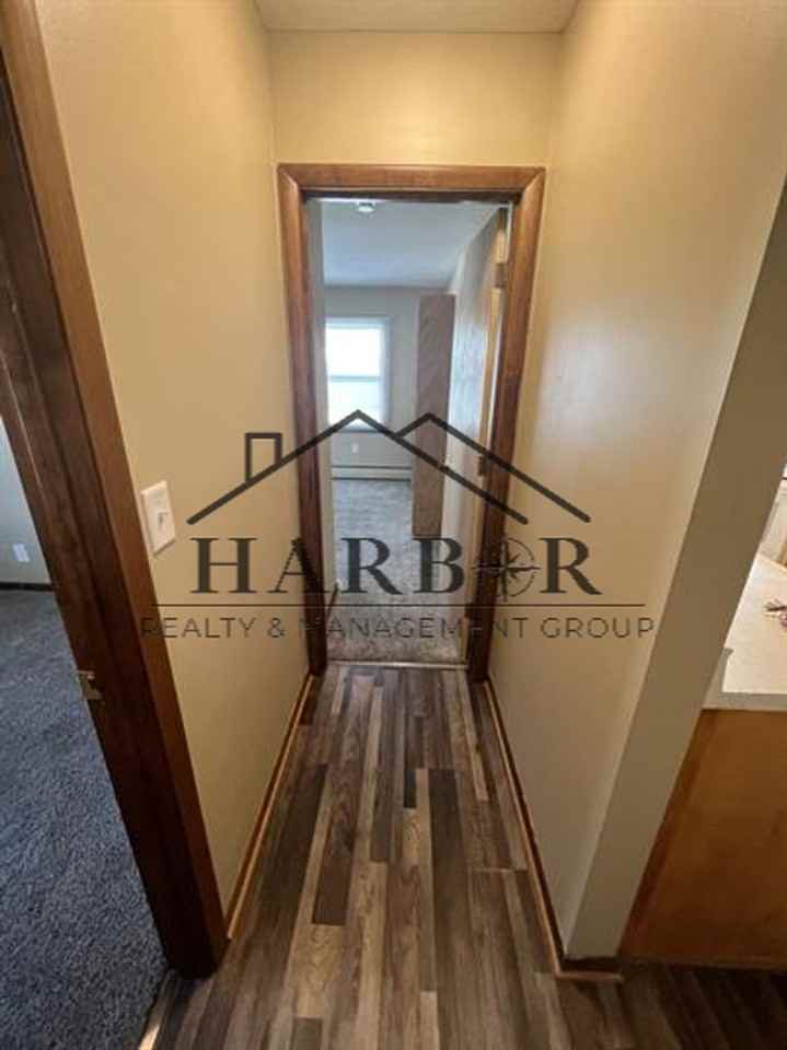 202 11th Ave Nw - Photo 7 of 10