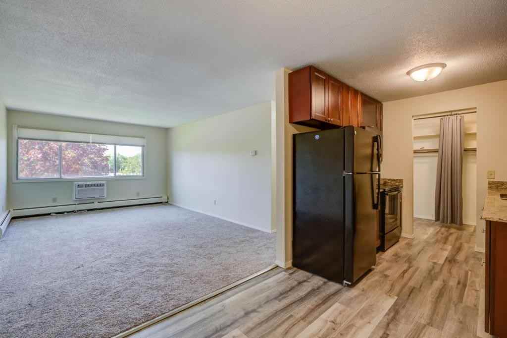 1619 73rd Ave Ne - Photo 2 of 10