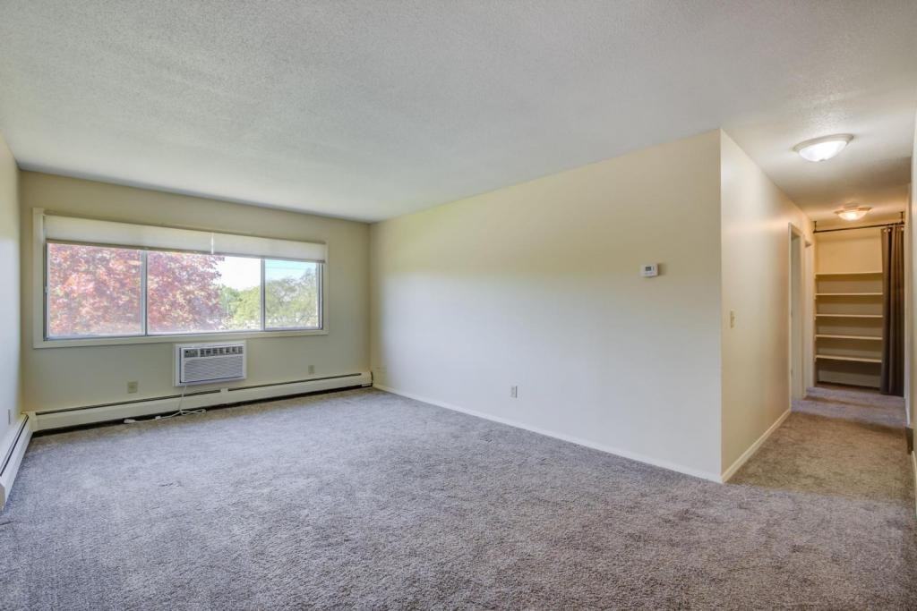 1619 73rd Ave Ne - Photo 3 of 10