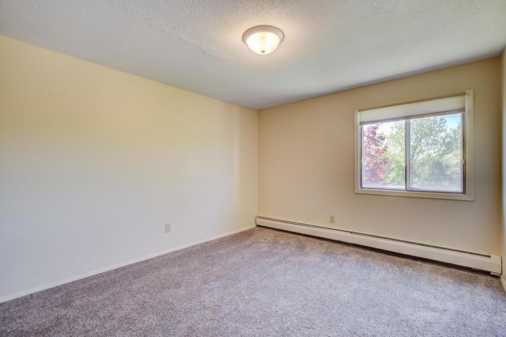 1619 73rd Ave Ne - Photo 4 of 10