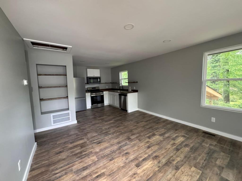 218 Fisk Ave - Photo 2 of 7