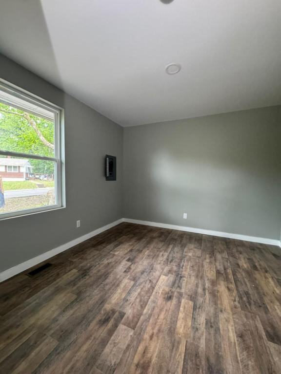 218 Fisk Ave - Photo 3 of 7