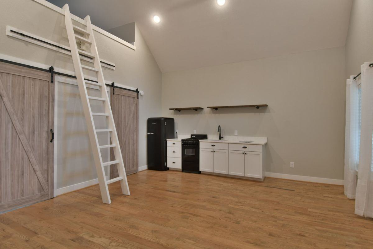 4855 Main St - Photo 2 of 10