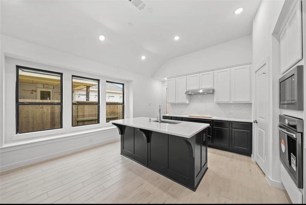 4142 Kinsey St - Photo 3 of 16