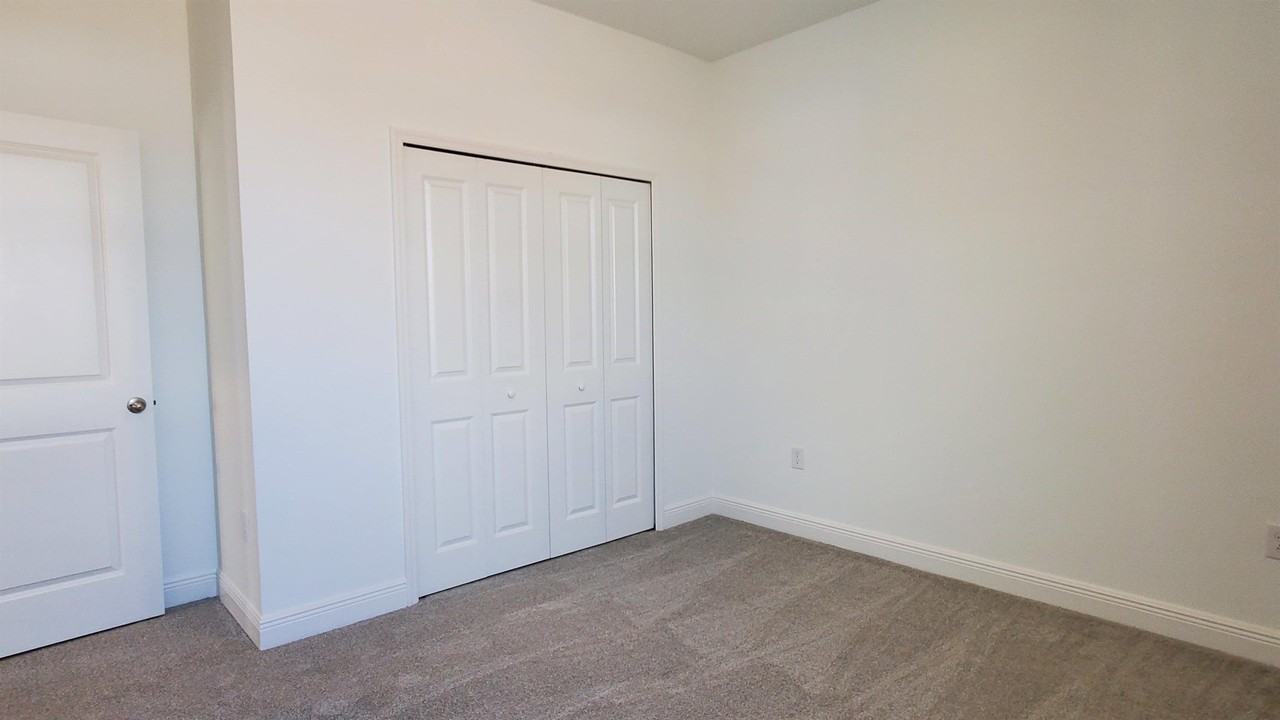 19244 Allium Pl - Photo 4 of 35