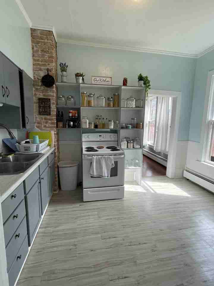 725 Broadway St - Photo 3 of 11