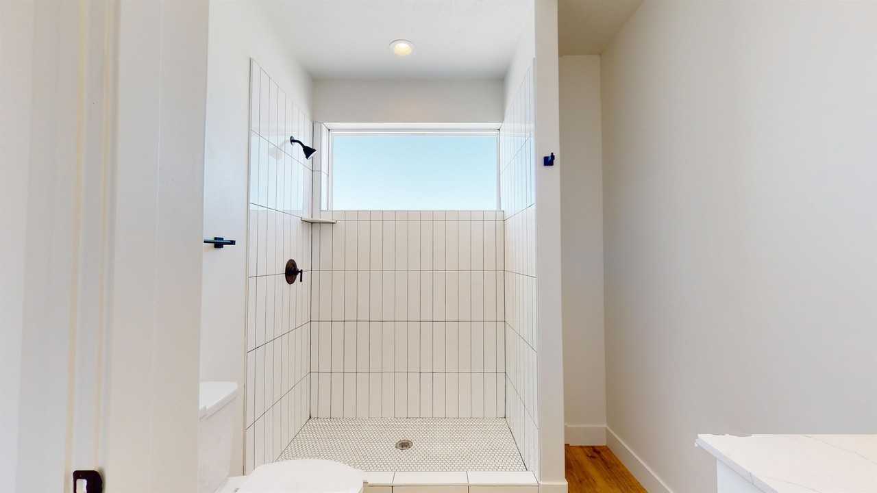 1816 Northwest #10 - Photo 2 of 30