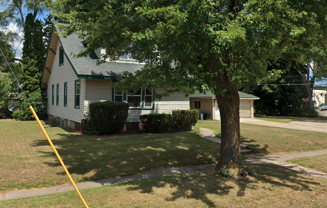 703 E Chippewa St #C - Photo 4 of 11