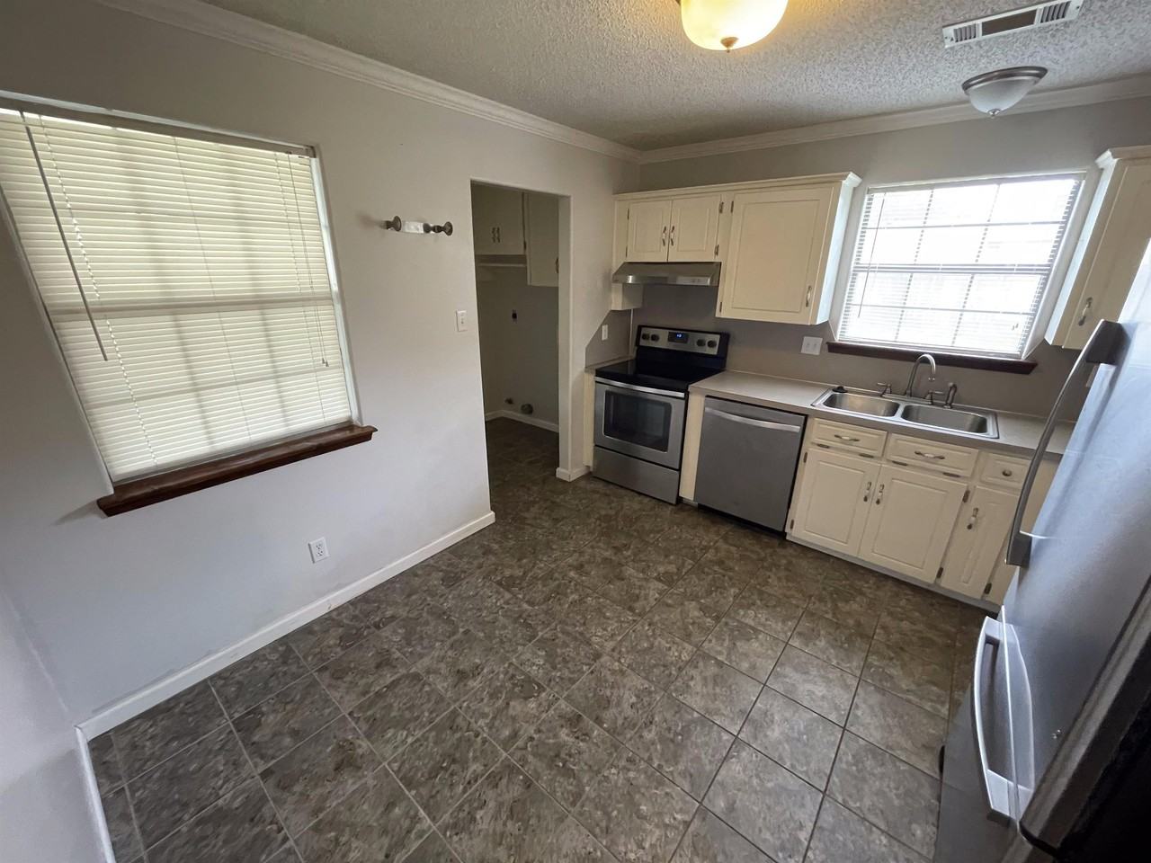 1 Heather St - Photo 6 of 22