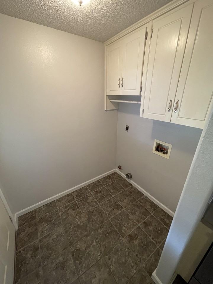 1 Heather St - Photo 7 of 22